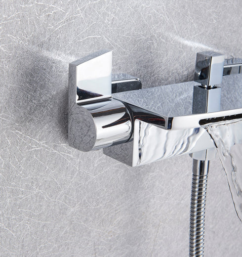 Design | Ligbadkraan met handdouche | Wand montage | Uit de plaat met apparaat