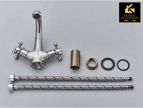 Industrieel en Landelijk | Badkamer en of keukenkraan | Cedrica | Goud Zwart Chroom RVS