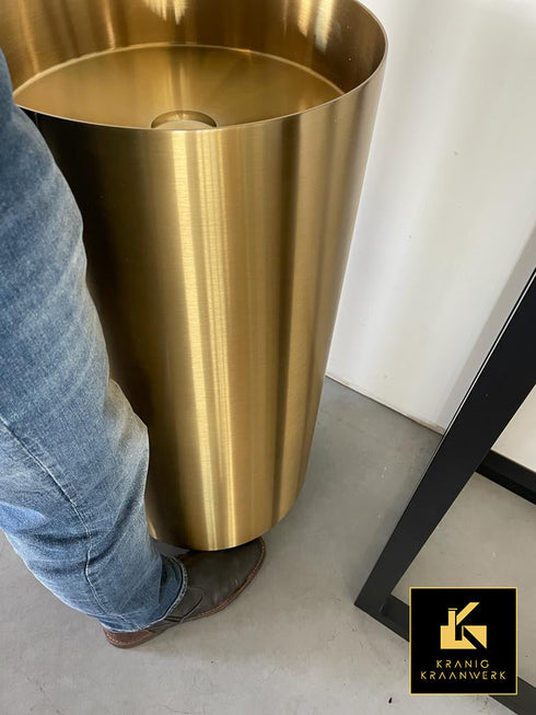 Waszuil | Staande wasbak | Vrijstaande fontein | De verzuiling | Zwart en Goud of Rose Gold