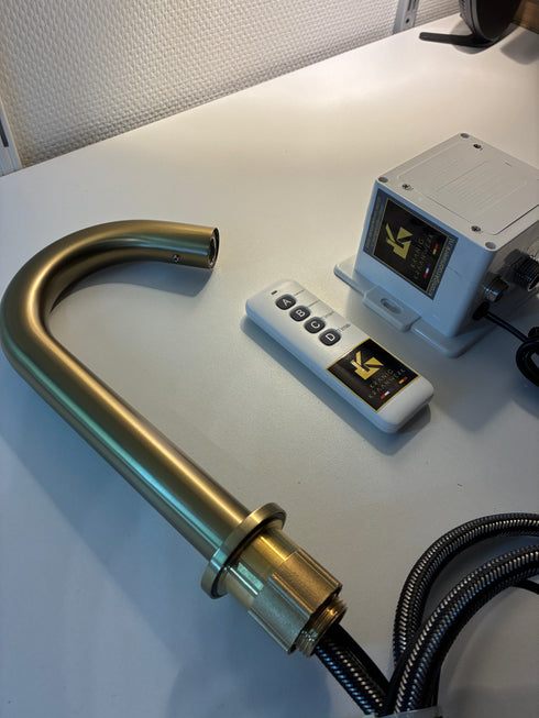 A- klasse Ultima Sensorkraan | Geborsteld Goud | Touchless kraan | Toiletruimte | Instelbaar | Goud | Minimalisme