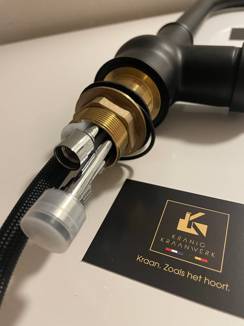 Landelijk én Industrieel | Mengkraan | Uittrek slang | Veronica | Oud Goud en Zwart