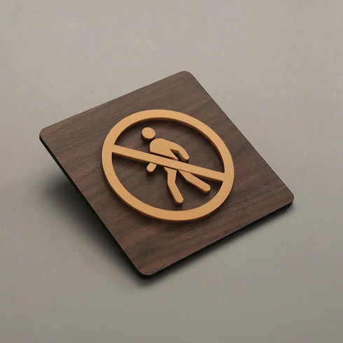 Duidingsbordjes en bewegwijzering | Kantoortekens en verblijfsruimtes | Goud op hout | Minimalistisch