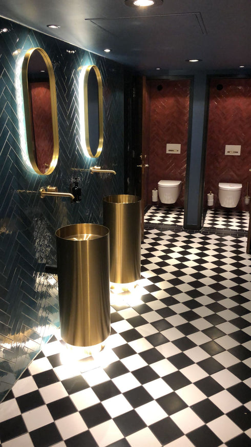 Waszuil | Staande wasbak | Vrijstaande fontein | De verzuiling | Goud