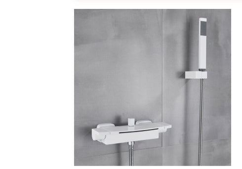 Design | Ligbadkraan met handdouche | Wand montage | Uit de plaat met apparaat