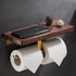 A high end design badkamer | Toiletrolhouder met telefoon vlak | Hout en goud