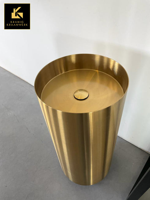 Waszuil | Staande wasbak | Vrijstaande fontein | De verzuiling | Goud