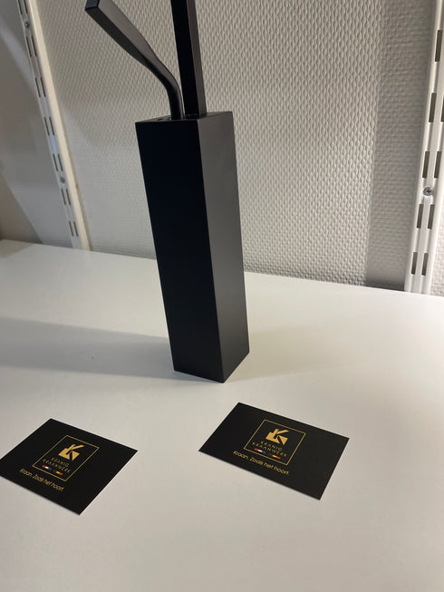 Design Mengkraan | De gehoekte druppel van Zwart | Hoog of laag model