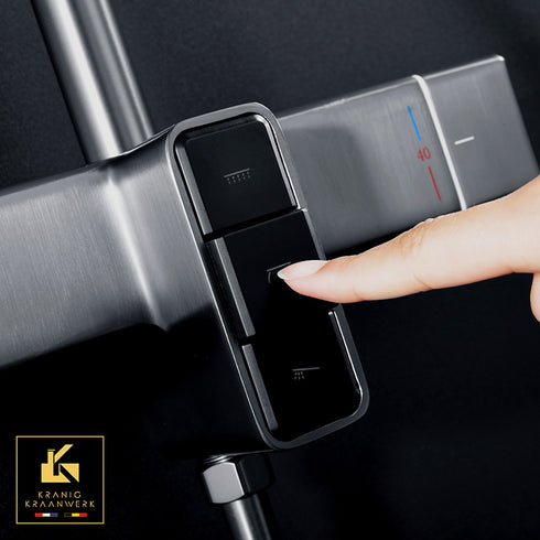 Douchekraan | opbouw doucheset | met display en vaste stang | Hoekige stijl | Biranda