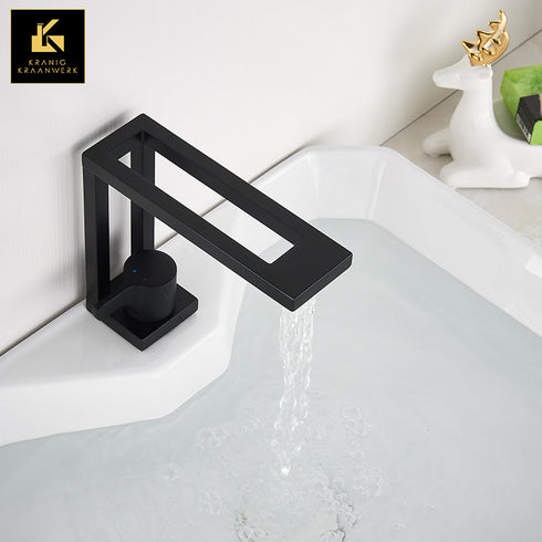 Wastafelkraan | Hoekig design | Parallel aan de horizon | Minimalisme