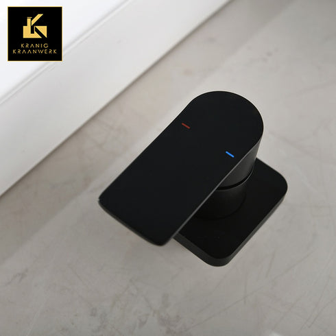 Ligbad en wastafel mengkraan | Badkamer kraan | Wand of tafel montage | Uit de plaat | Minimalisme