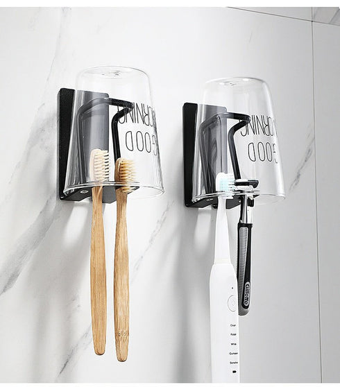 Inrichting | Design badkamer | Tandenborstel of Sheermes ophangers