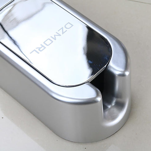 Inrichting | Design badkamer | Luxe en kleine toiletborstel met hangende houder